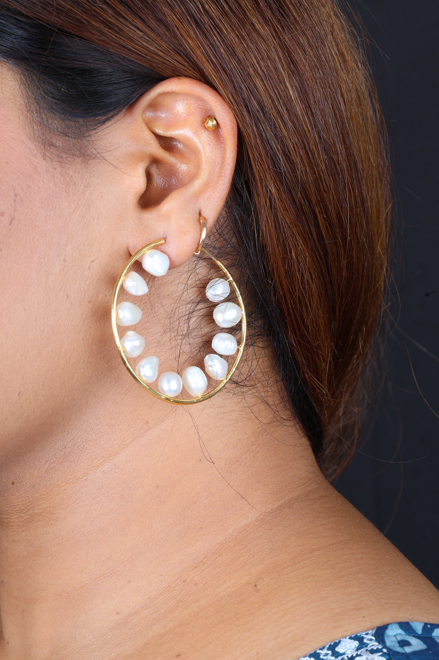PEARL HOOPS