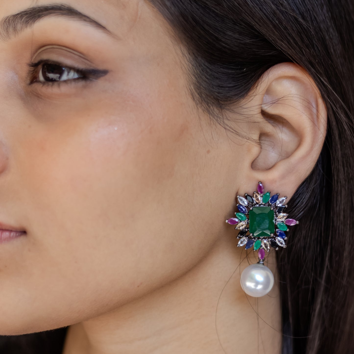 Queen’s Emerald earrings