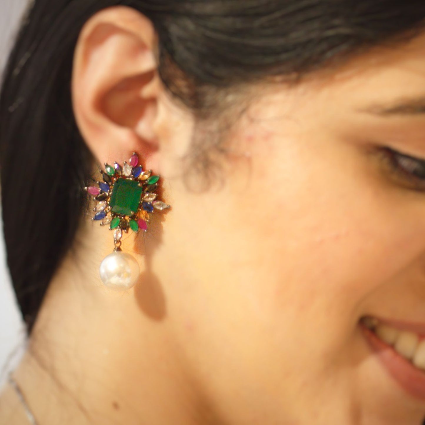 Queen’s Emerald earrings