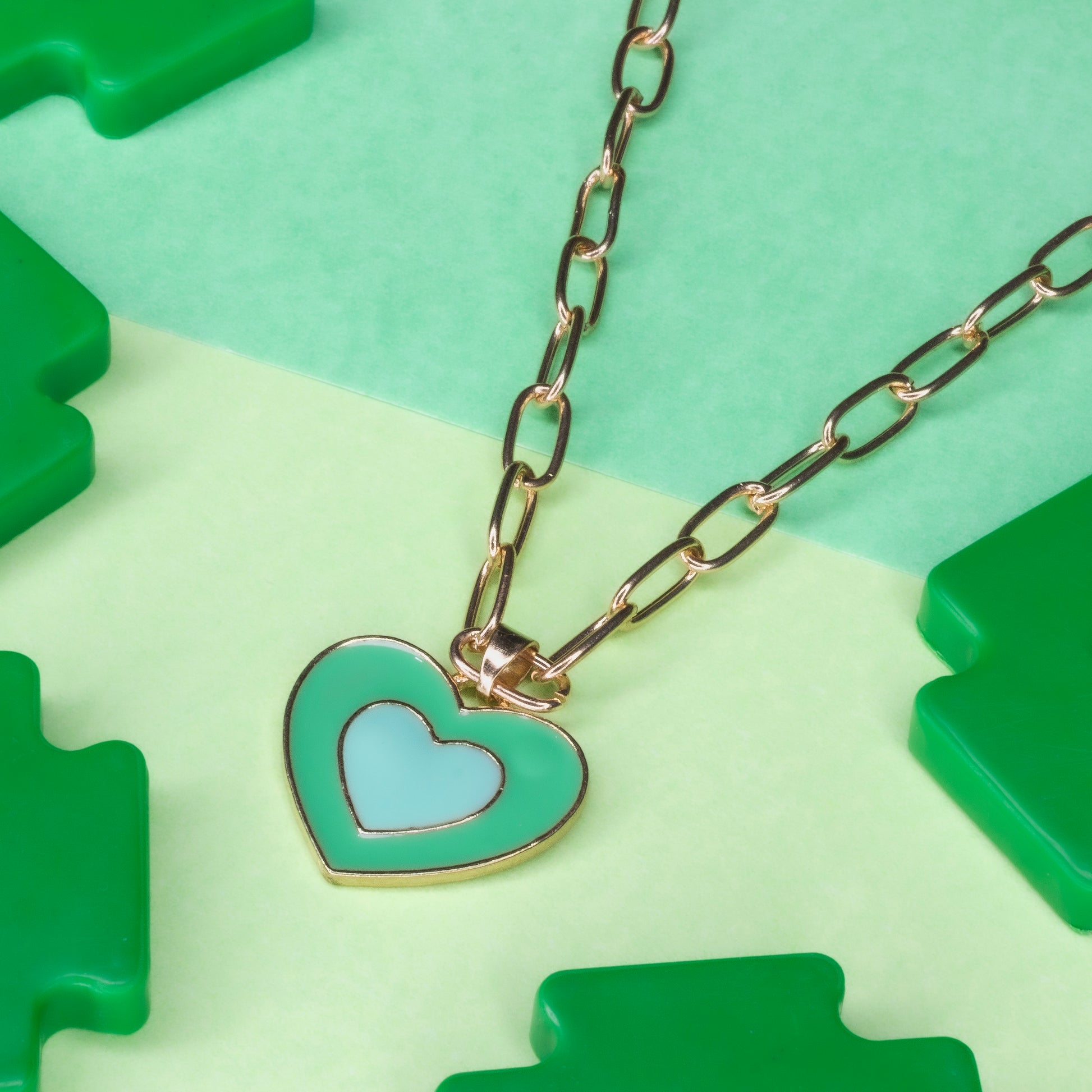 VEERT - The Flame Heart Pendant Chain in Green Coating